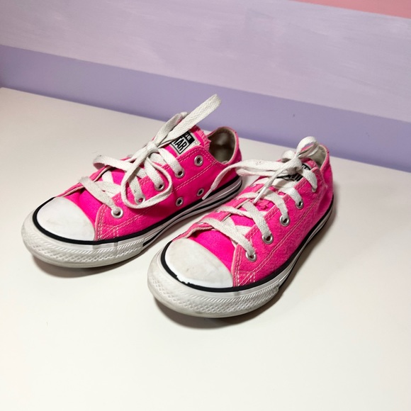 Converse hot pink tennis shoes size 1 - Picture 6 of 7